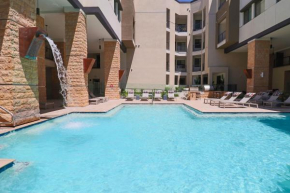 Scottsdale's Prime-Pool View-Walk to Shop & Dine G3061
